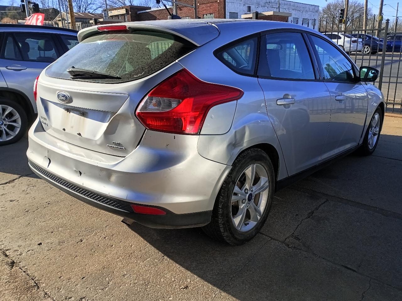 Ford Focus SE 2012
