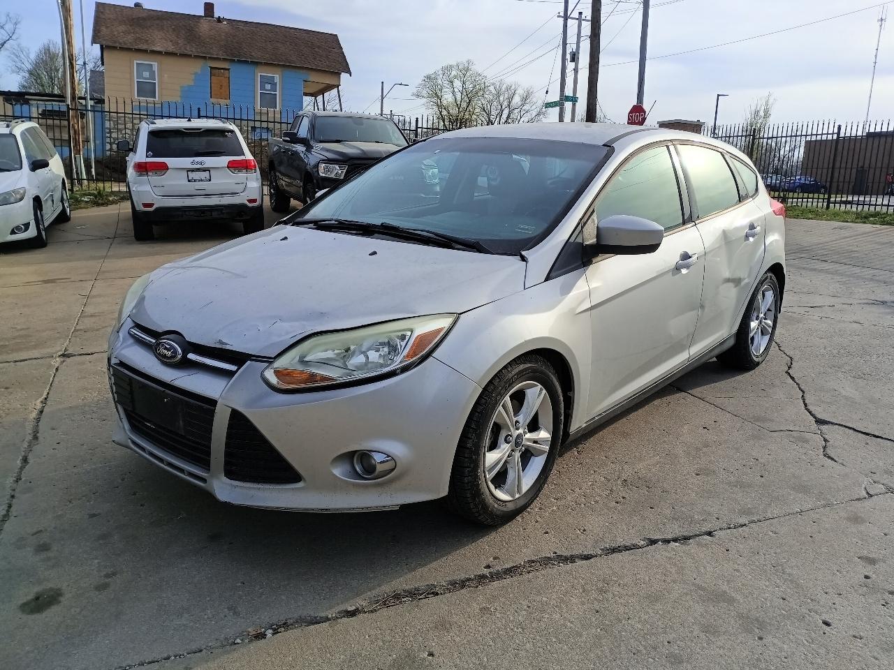 Ford Focus SE 2012