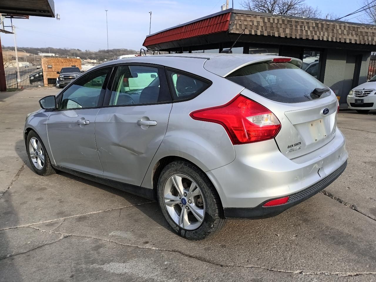 Ford Focus SE 2012