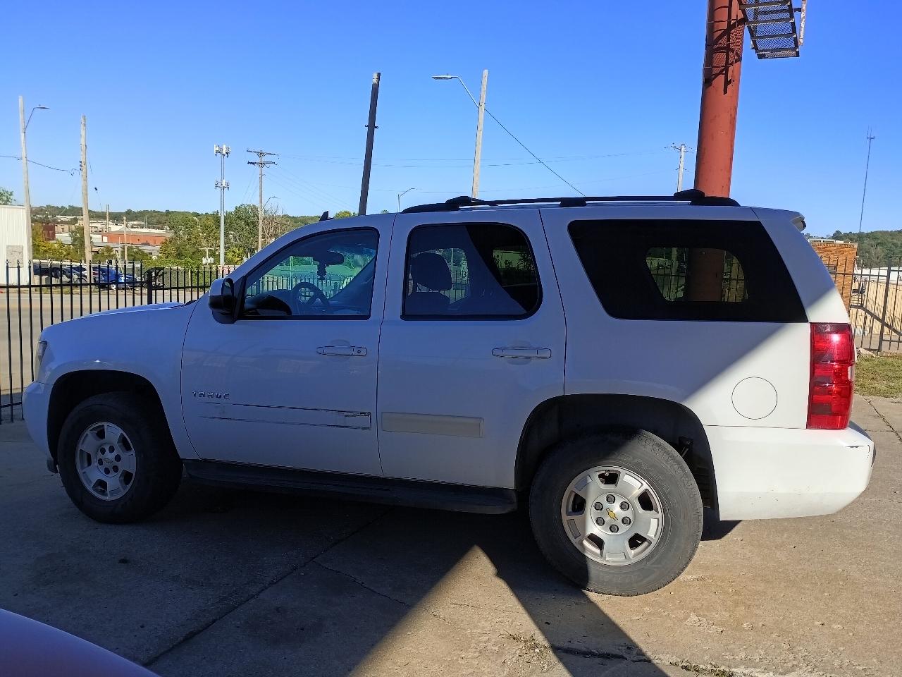 Chevrolet Tahoe LS 2WD 2012