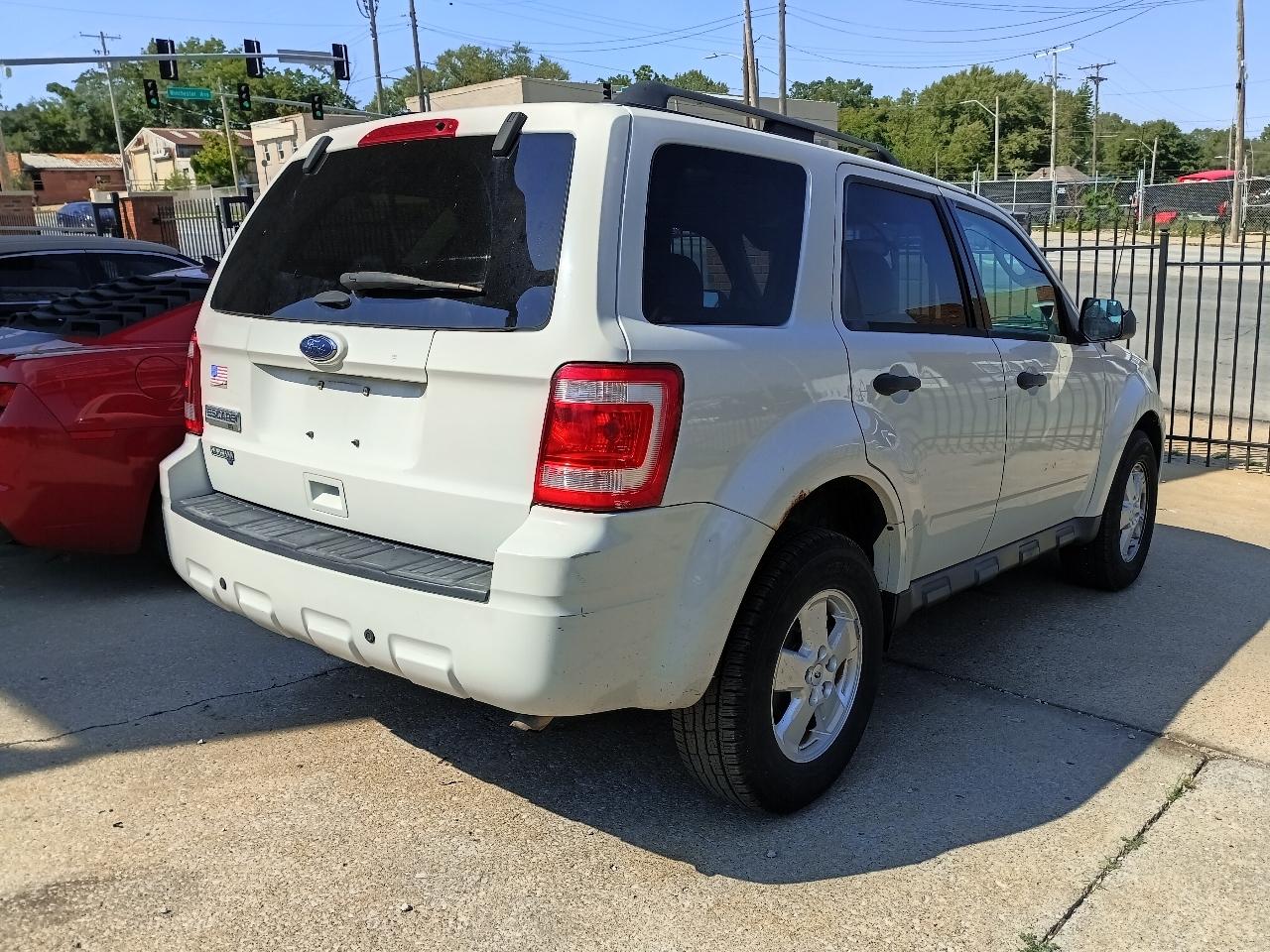 Ford Escape XLT 4WD 2012