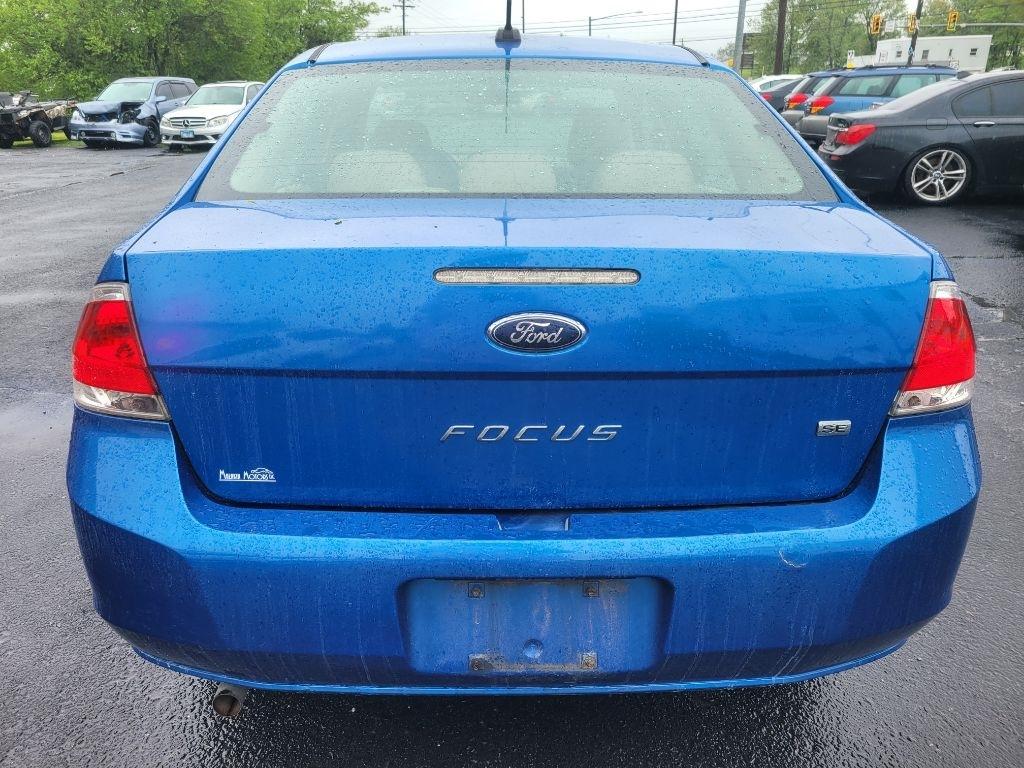 Ford Focus SE Sedan 2010
