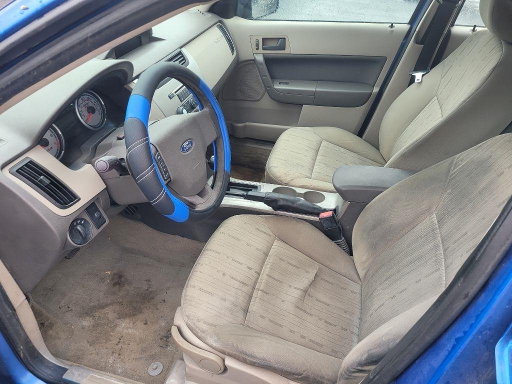 Ford Focus SE Sedan 2010