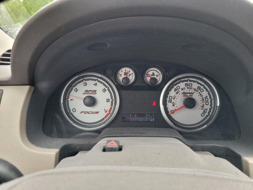 Ford Focus SE Sedan 2010