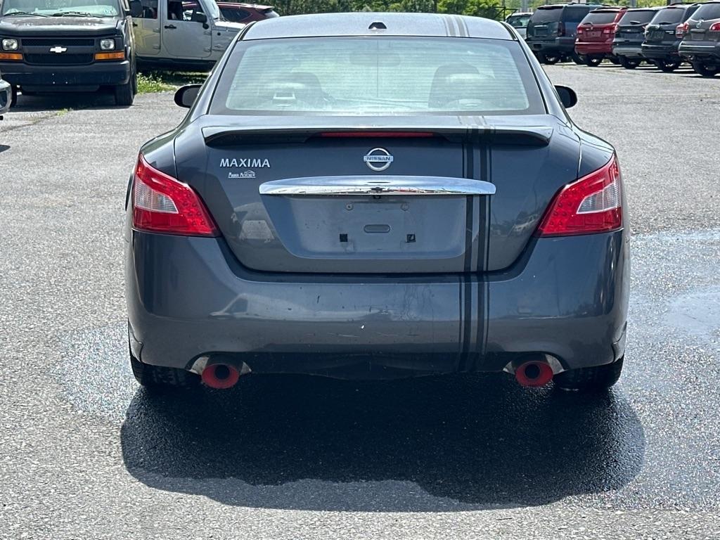 Nissan Maxima S 2010