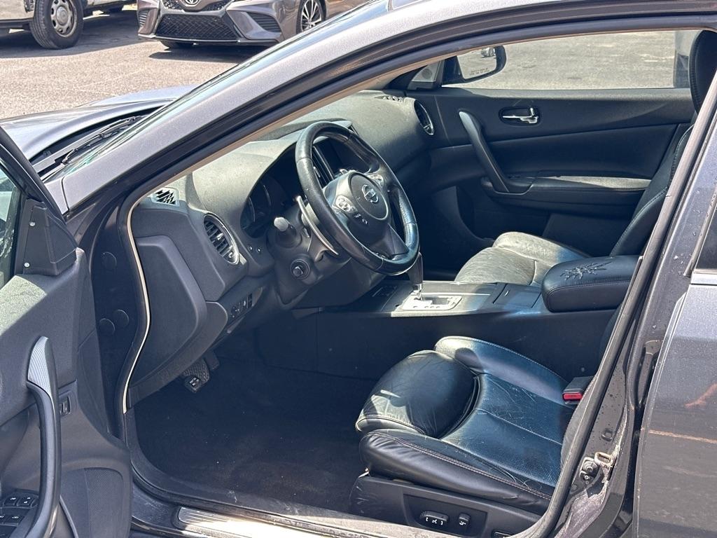 Nissan Maxima S 2010