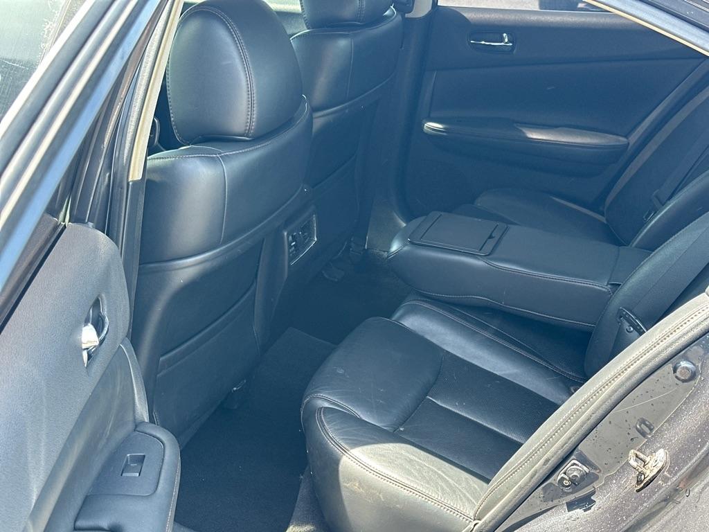 Nissan Maxima S 2010