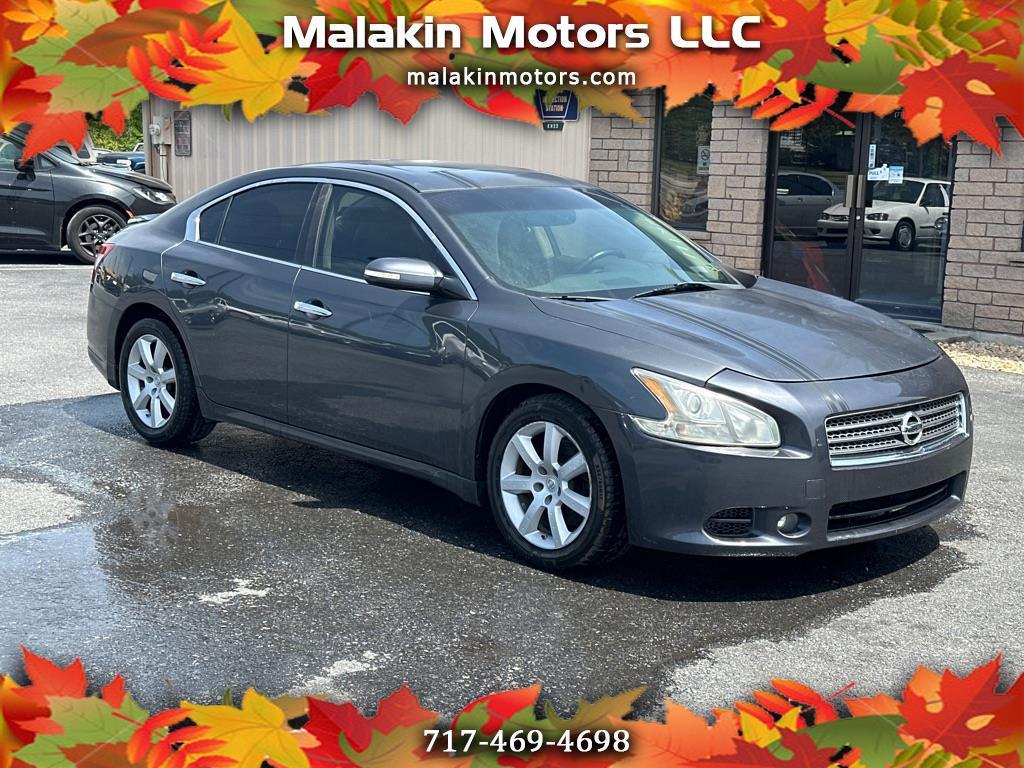 Nissan Maxima S 2010