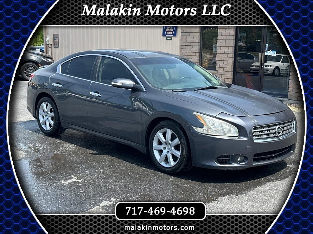 Nissan Maxima S 2010