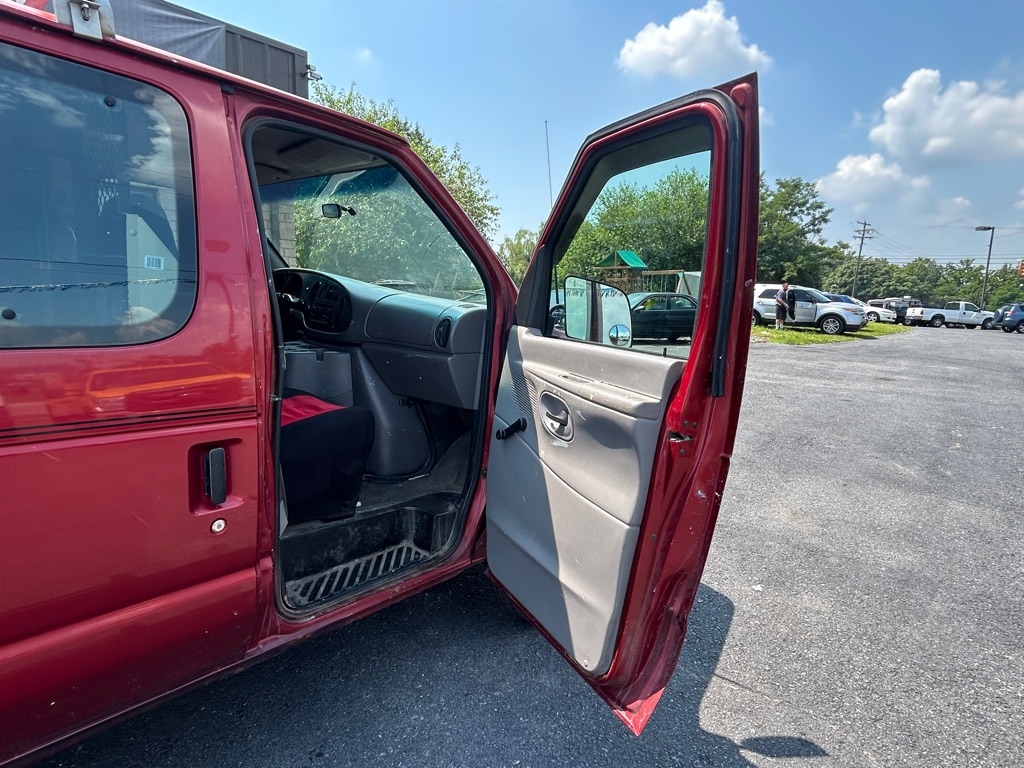 Ford Econoline E250 2000