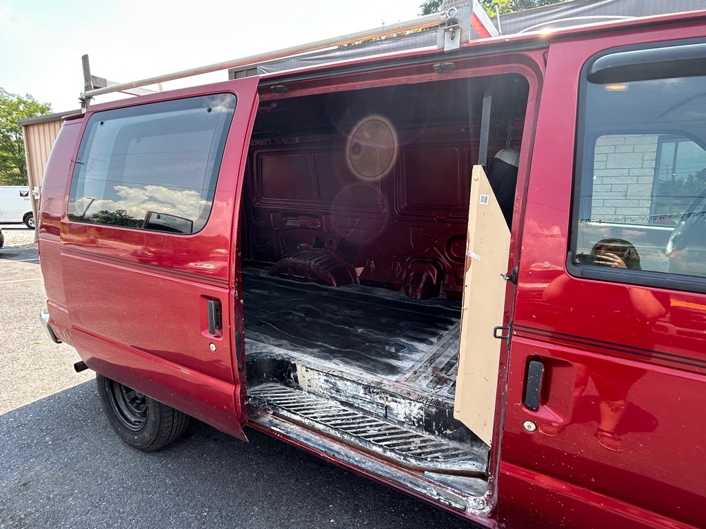 Ford Econoline E250 2000