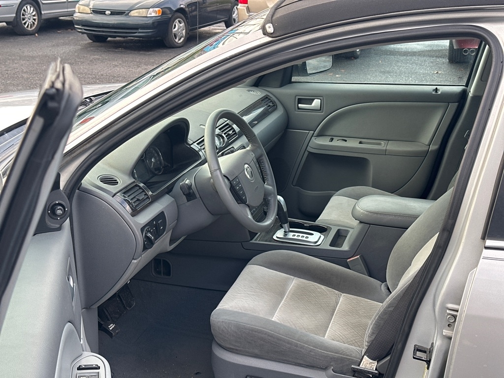 Mercury Montego Luxury 2005