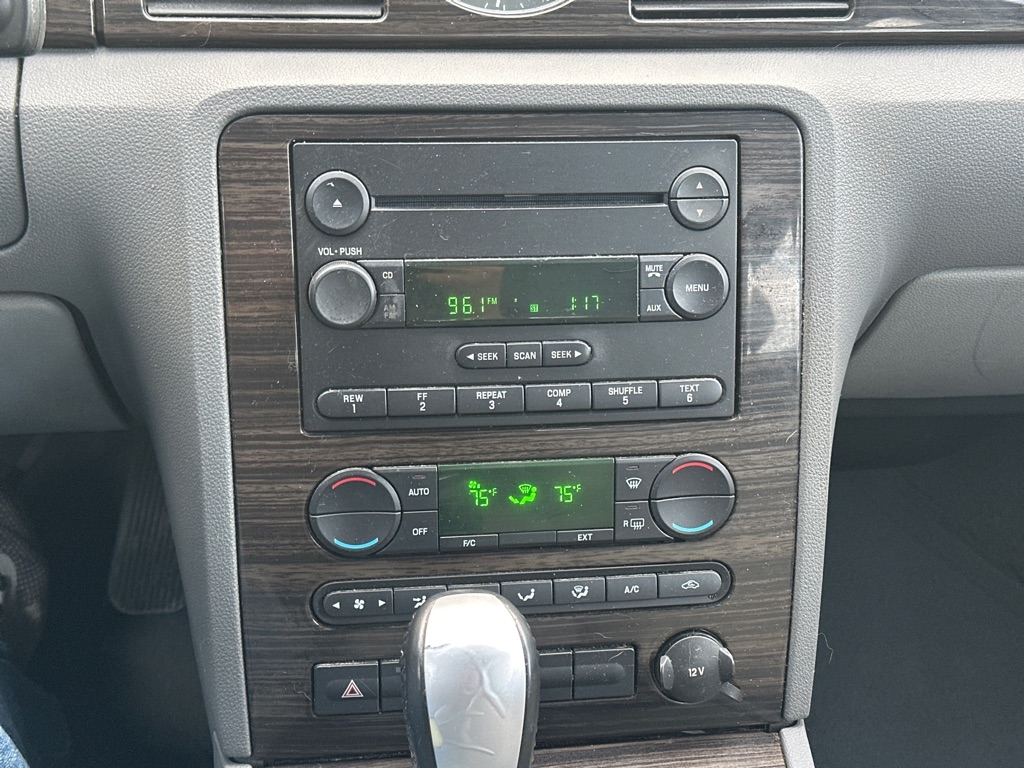 Mercury Montego Luxury 2005