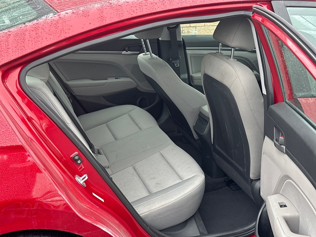 Hyundai Elantra Value Edition 6A 2017