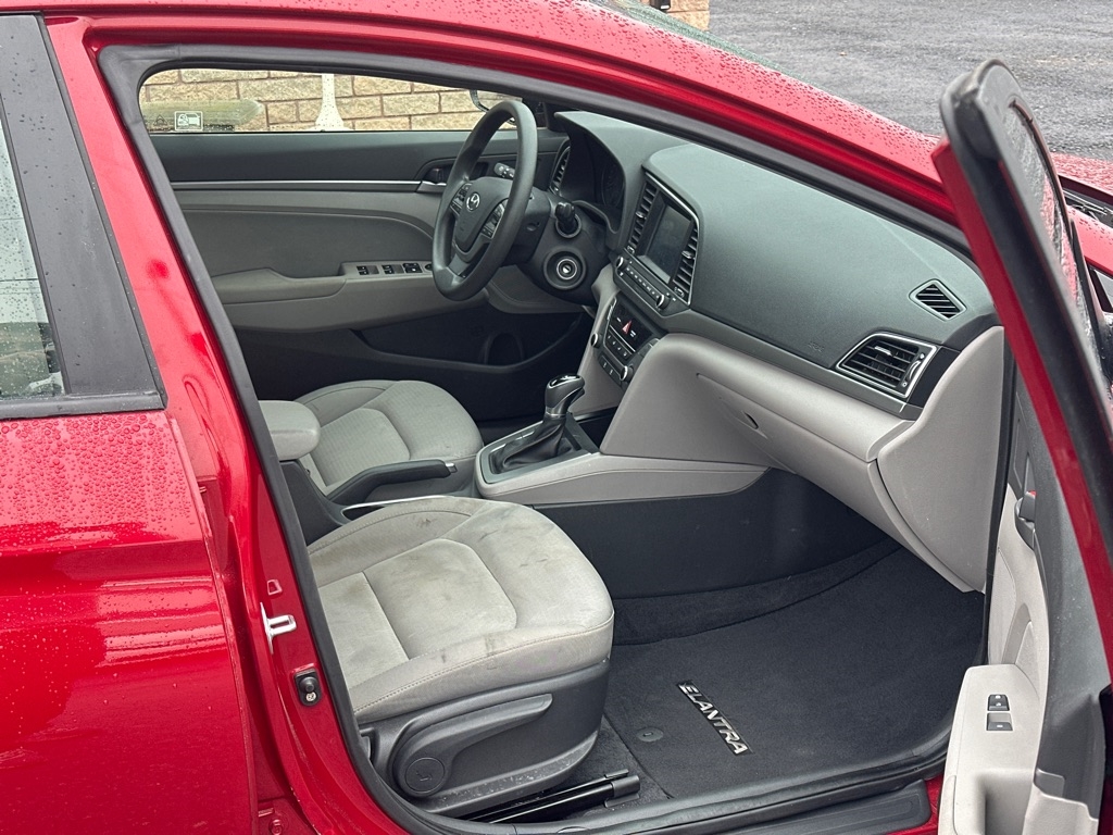 Hyundai Elantra Value Edition 6A 2017