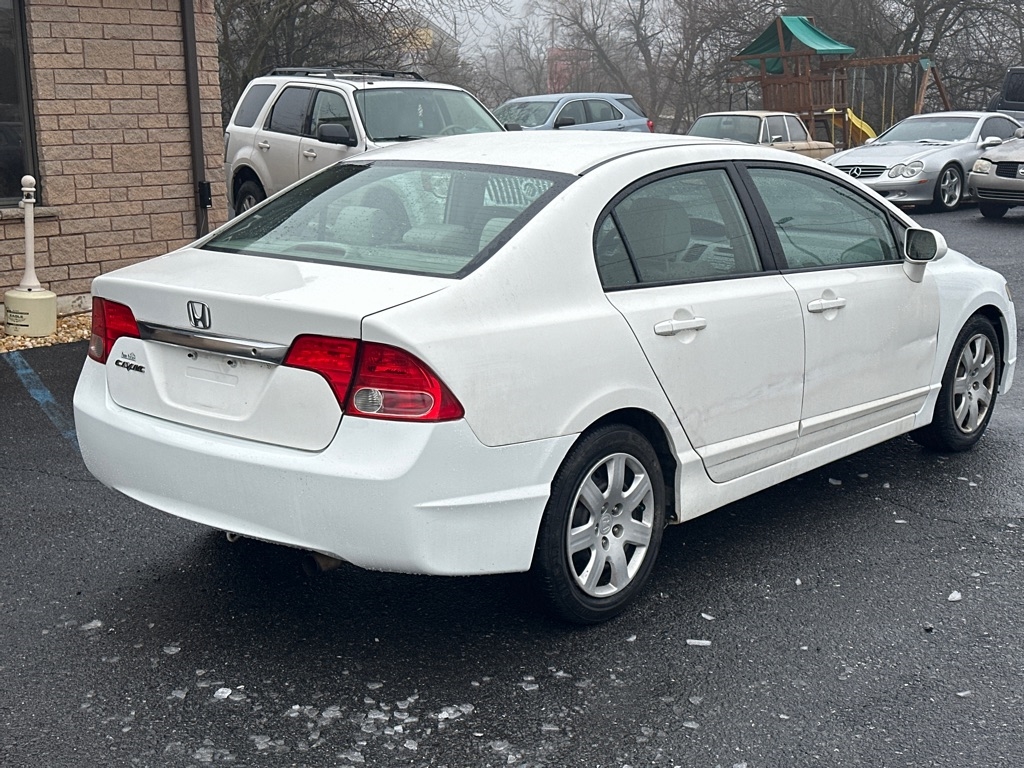 Honda Civic LX Sedan 5-Speed AT 2010
