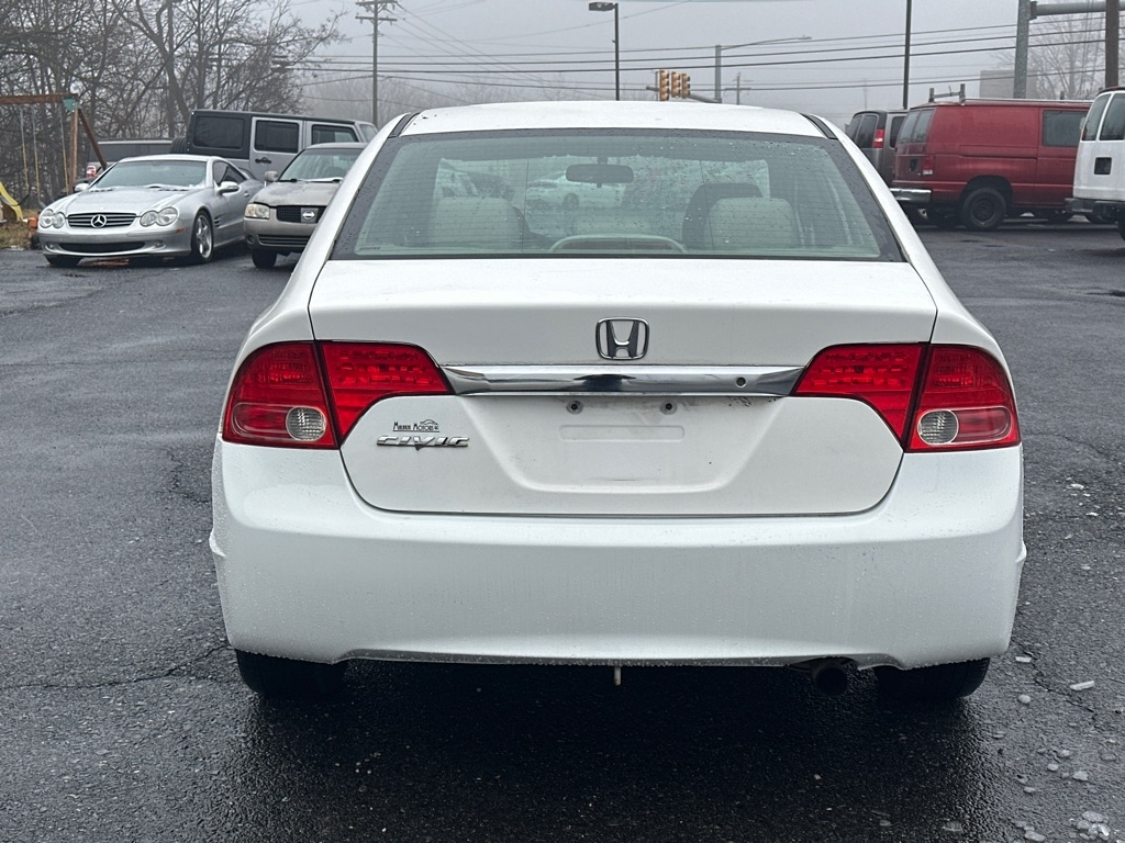 Honda Civic LX Sedan 5-Speed AT 2010