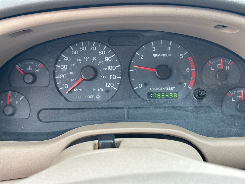 Ford Mustang Standard Coupe 2004