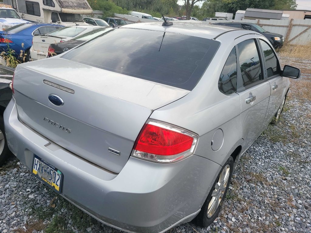 Ford Focus SEL Sedan 2010
