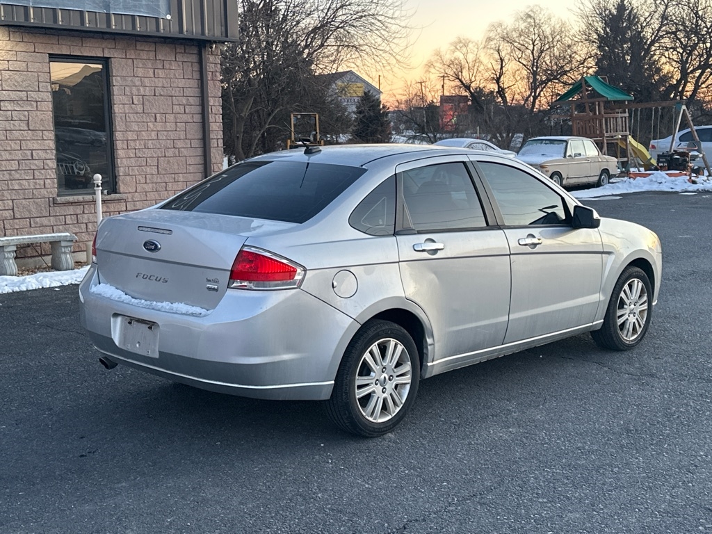 Ford Focus SEL Sedan 2010