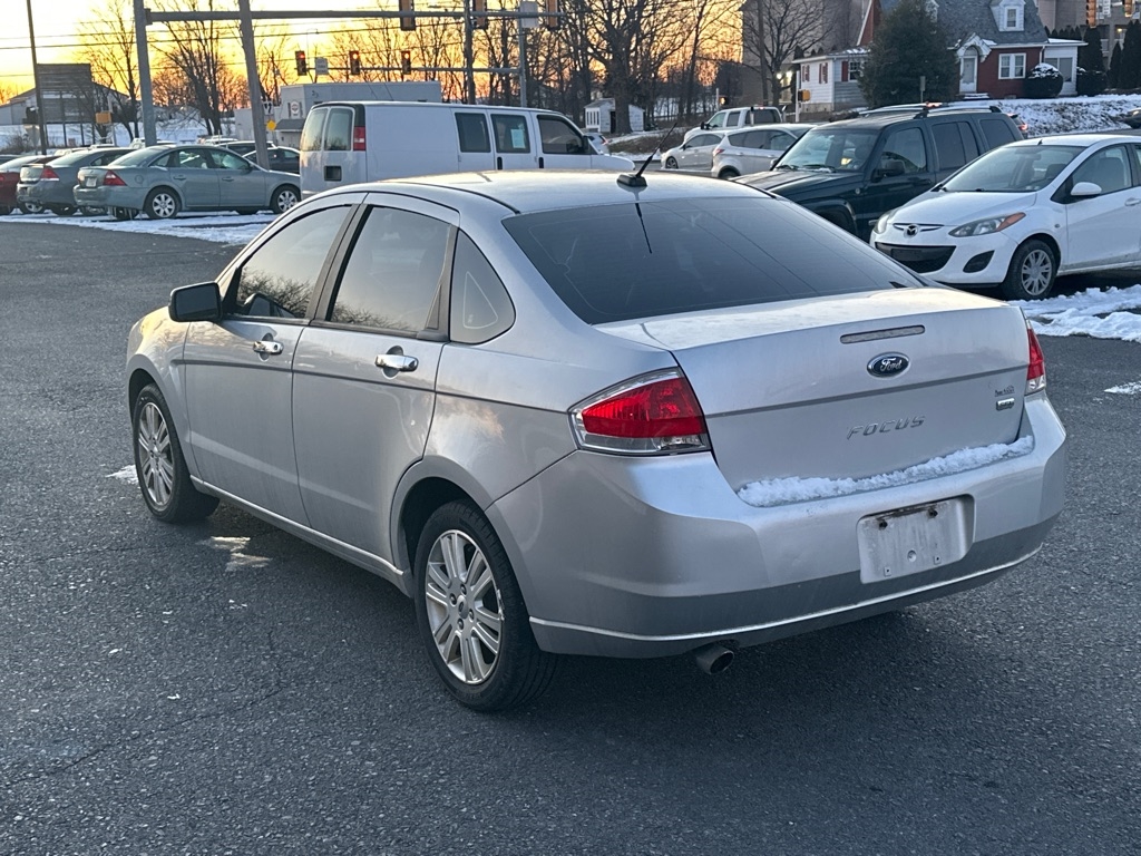 Ford Focus SEL Sedan 2010