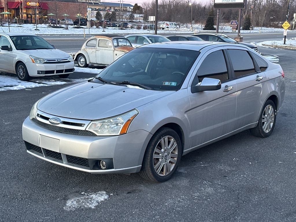 Ford Focus SEL Sedan 2010