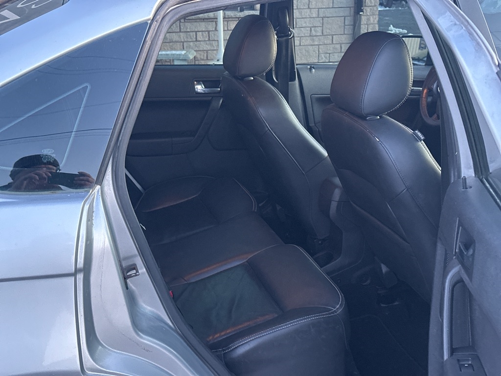 Ford Focus SEL Sedan 2010