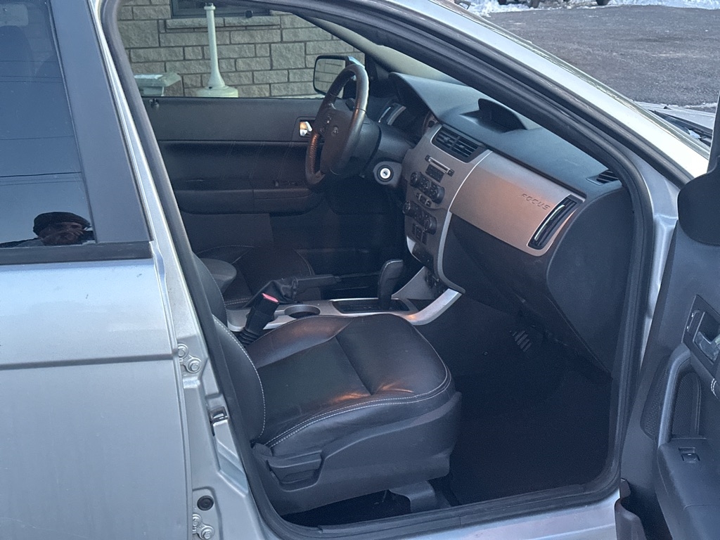 Ford Focus SEL Sedan 2010