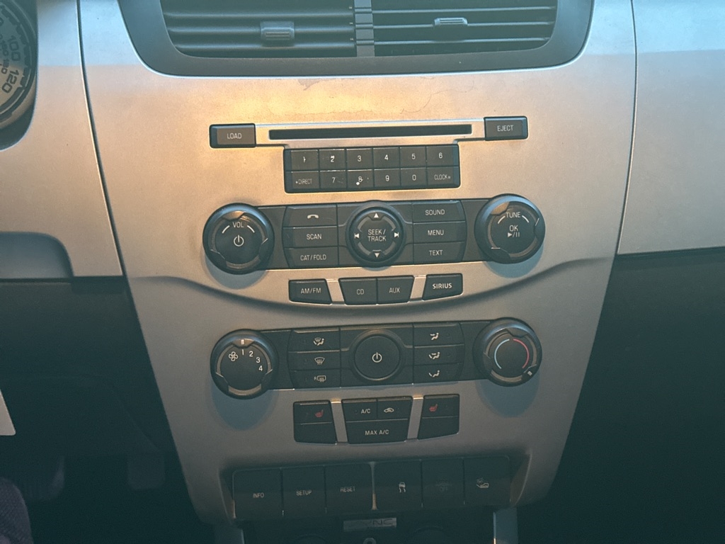 Ford Focus SEL Sedan 2010