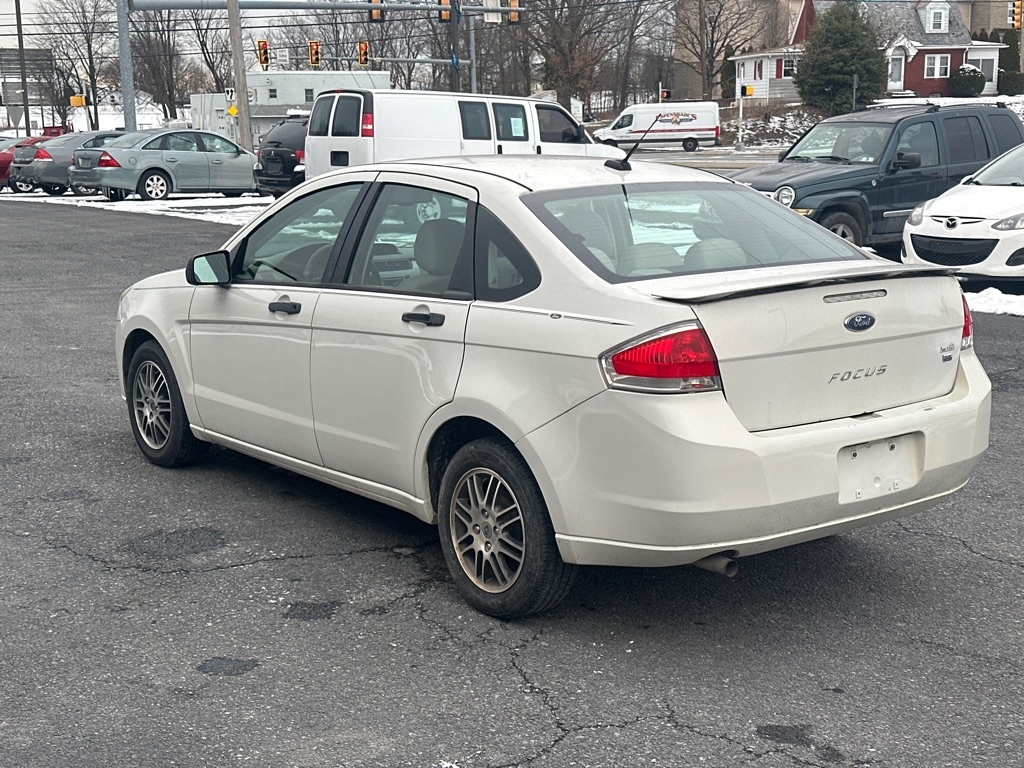 Ford Focus SE Sedan 2011