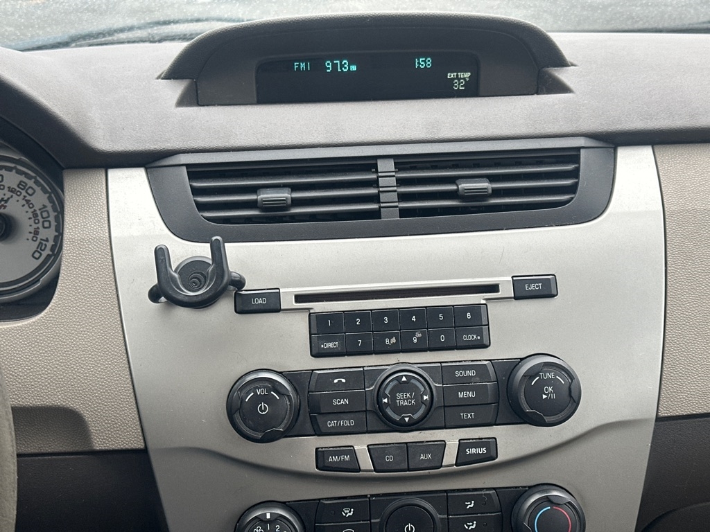 Ford Focus SE Sedan 2011