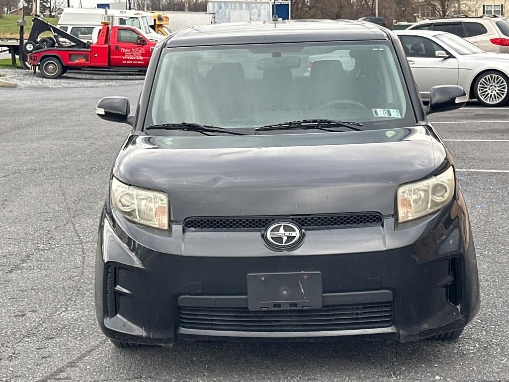 Scion xB 5-Door Wagon 5-Spd MT 2011