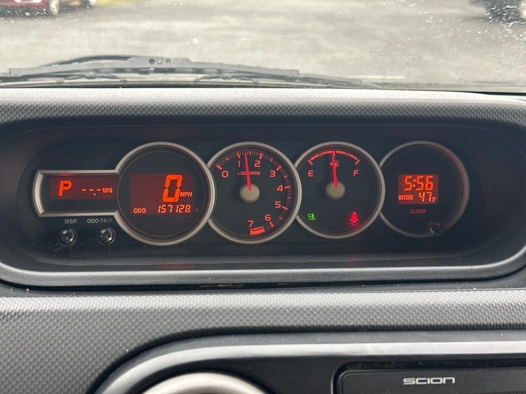 Scion xB 5-Door Wagon 5-Spd MT 2011