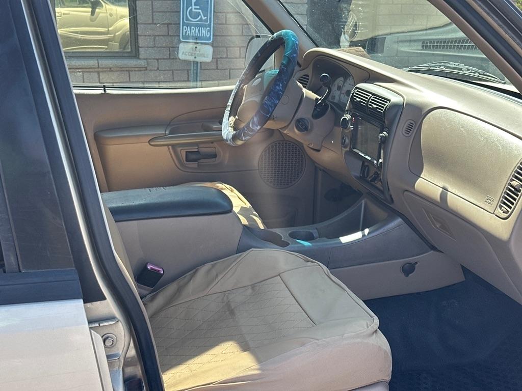 Ford Explorer Sport Trac 4WD 2001