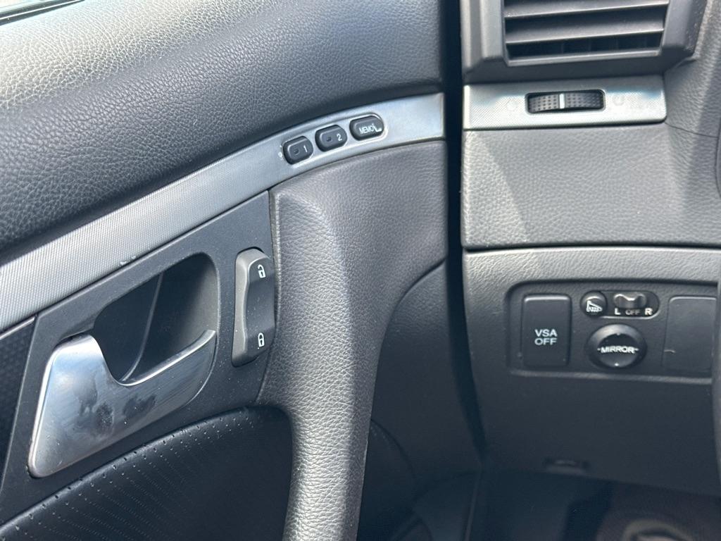 Acura TL 5-Speed AT 2005