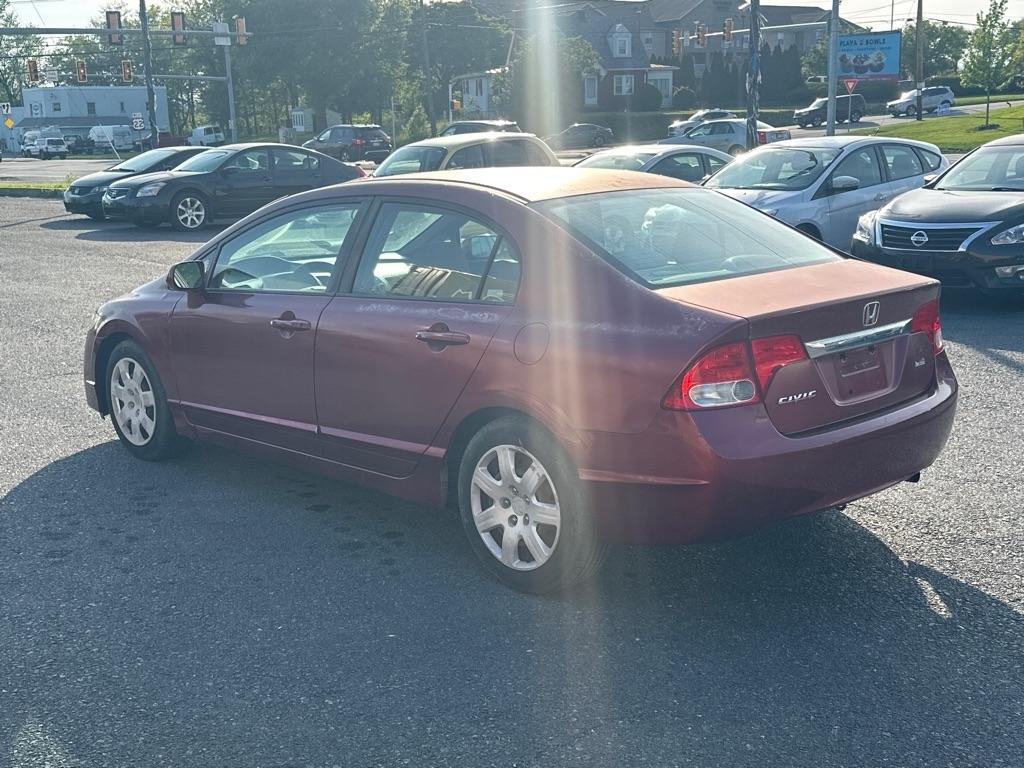 Honda Civic LX Sedan 5-Speed AT 2009