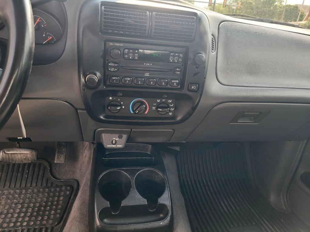 Mazda Truck B3000 Dual Sport Cab Plus 2WD 2003