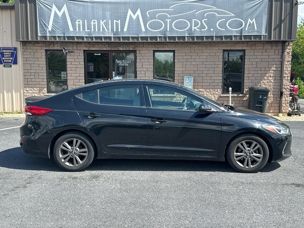 Hyundai Elantra Value Edition 6A 2017