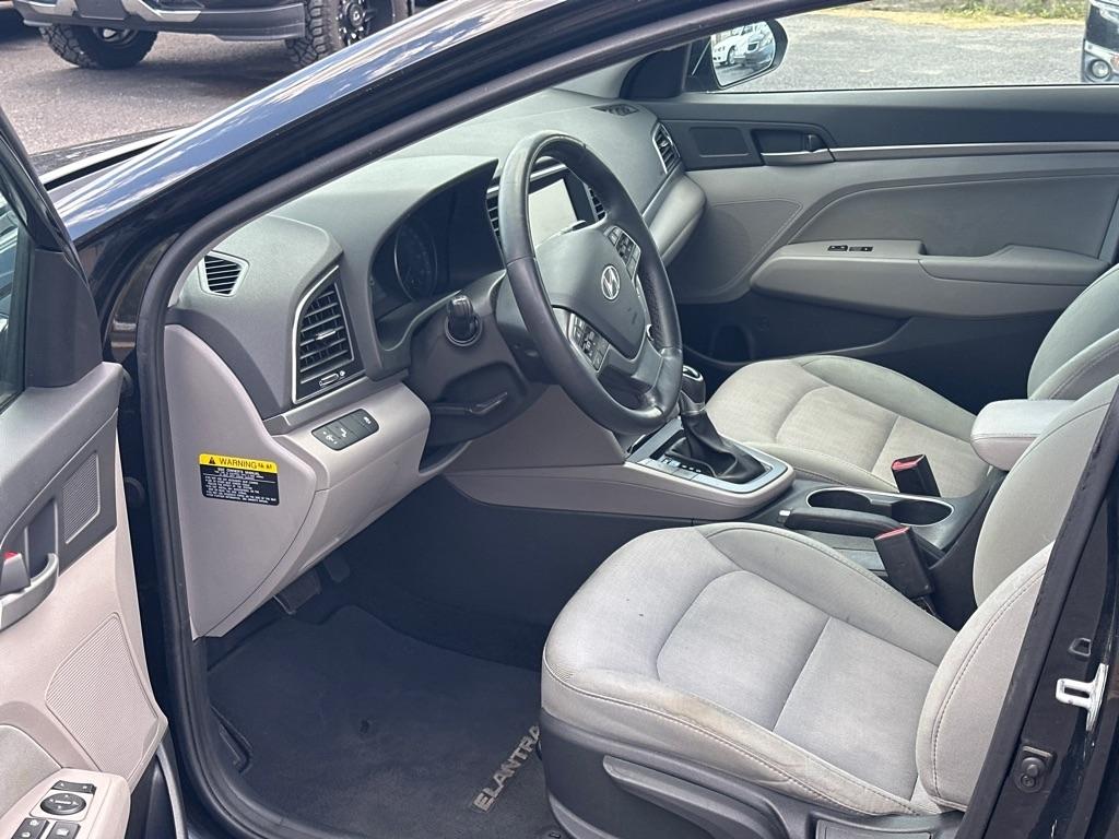 Hyundai Elantra Value Edition 6A 2017