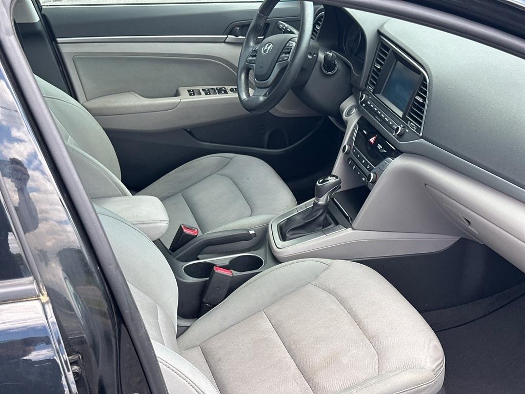 Hyundai Elantra Value Edition 6A 2017