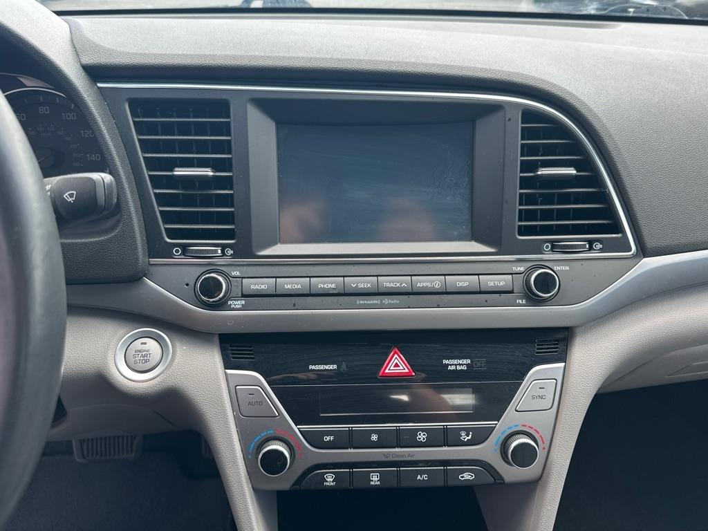 Hyundai Elantra Value Edition 6A 2017