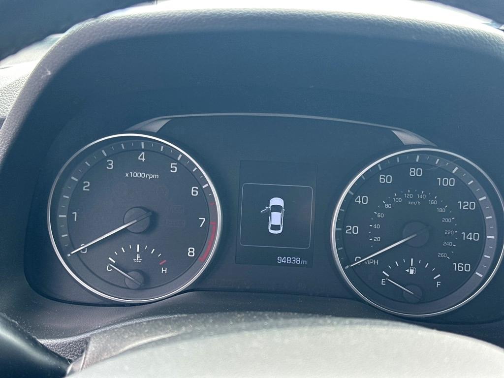 Hyundai Elantra Value Edition 6A 2017