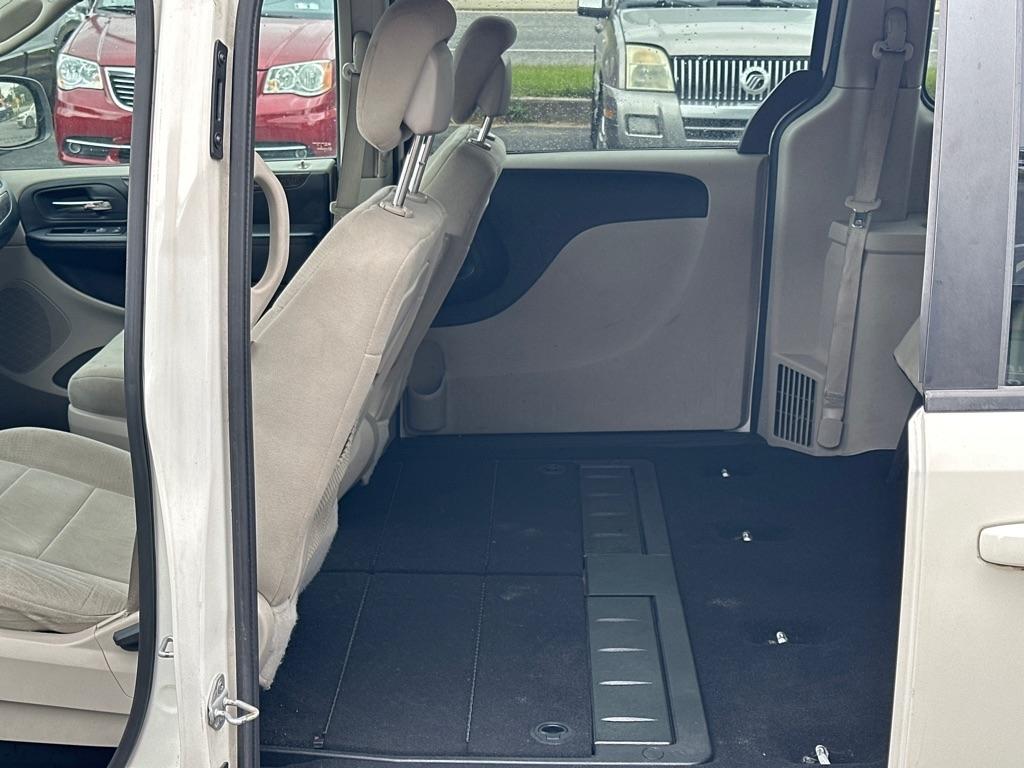 Dodge Grand Caravan Express 2011