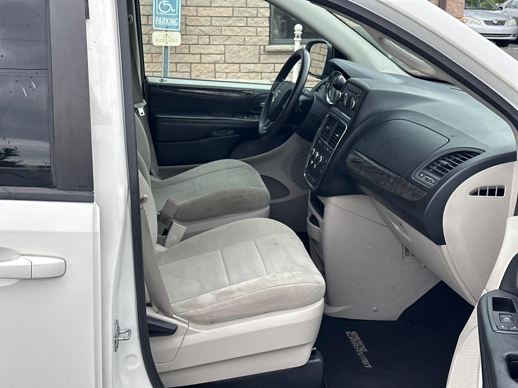 Dodge Grand Caravan Express 2011