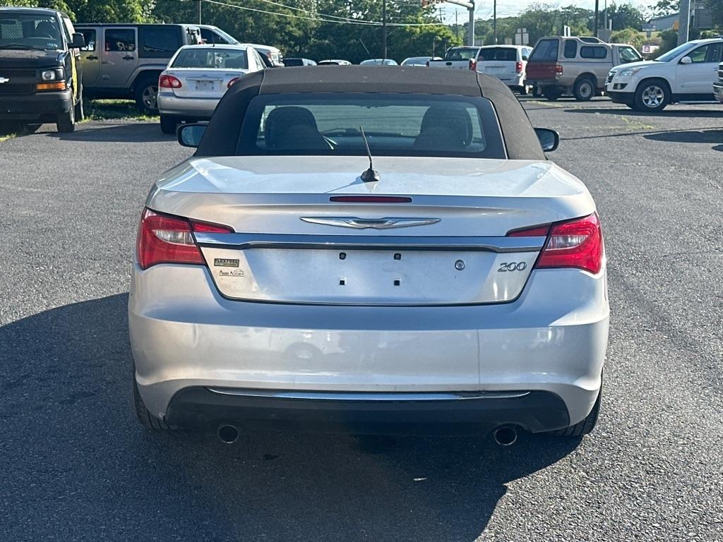 Chrysler 200 Touring Convertible 2011