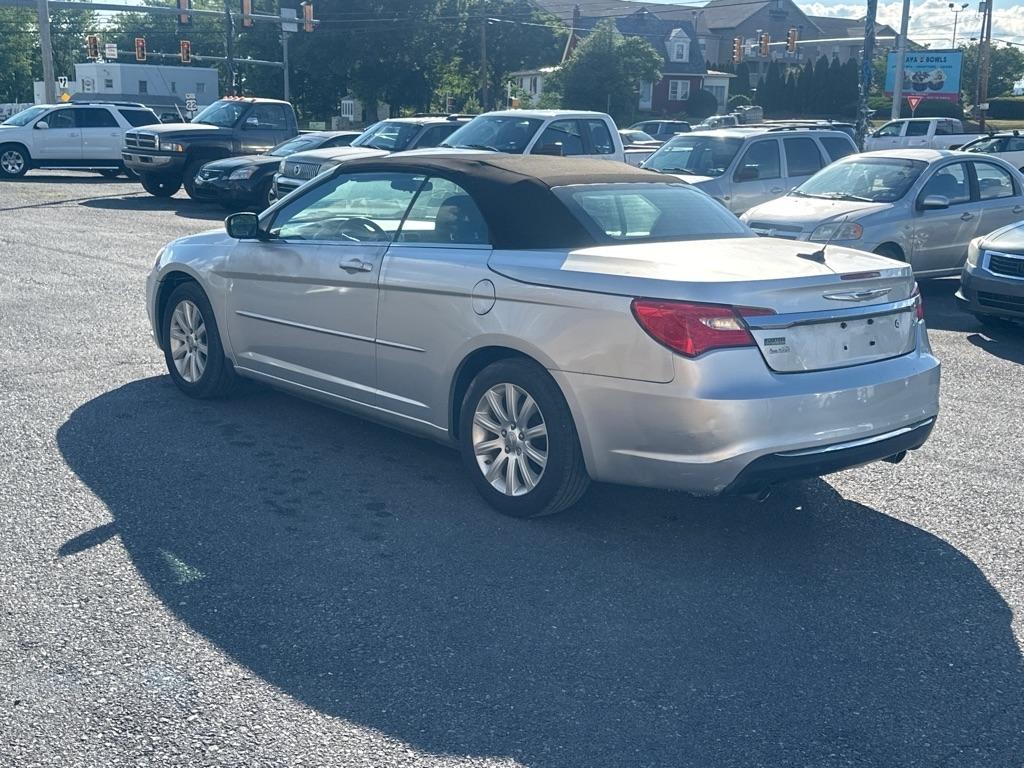 Chrysler 200 Touring Convertible 2011