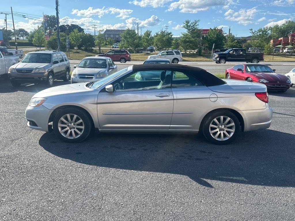 Chrysler 200 Touring Convertible 2011