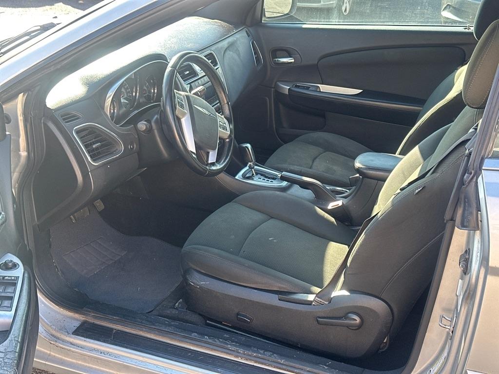 Chrysler 200 Touring Convertible 2011