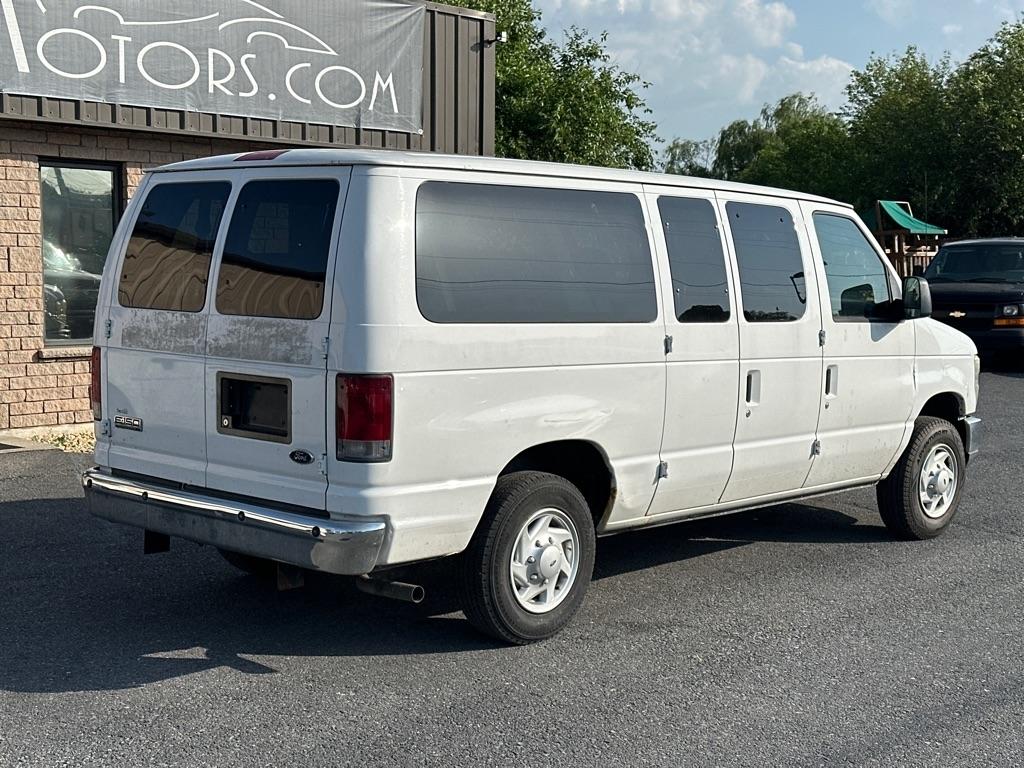 Ford Econoline E-150 2008