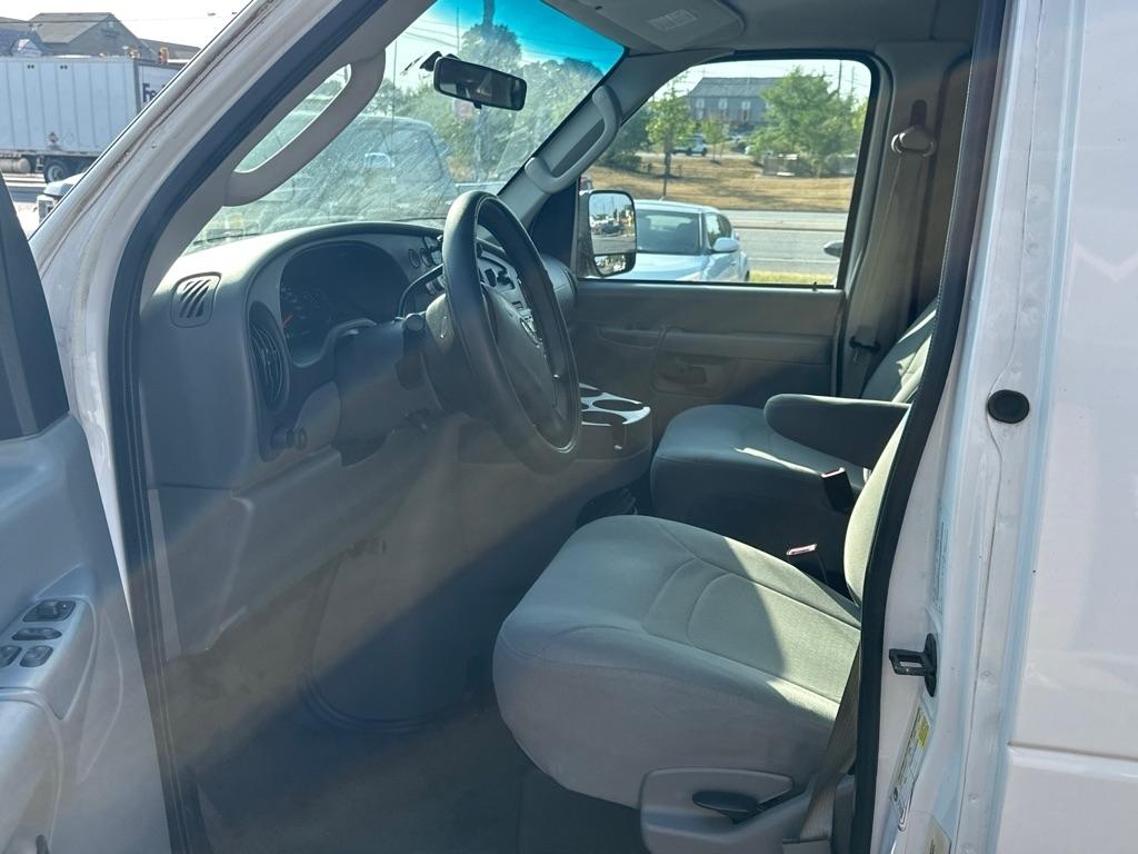 Ford Econoline E-150 2008